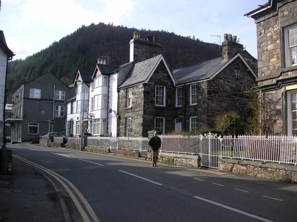 Ty Newydd Guest House Trefriw Bagian luar foto