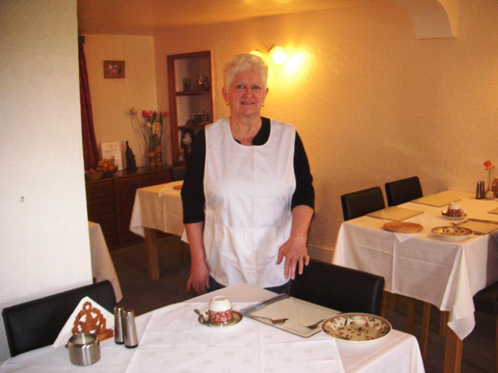 Ty Newydd Guest House Trefriw Bagian luar foto